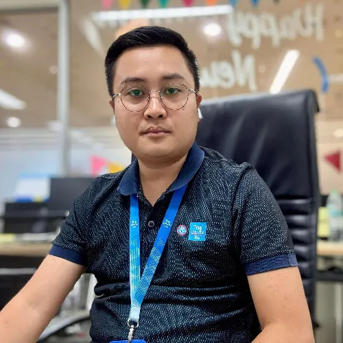 นายสุทธิพงษ์  เอี่ยมศรี ตำแหน่ง เจ้าหน้าที่ Staff อาวุโส1 กลุ่มงาน Digital Transformation บริษัทไทยประกันชีวิต สำนักงานใหญ่